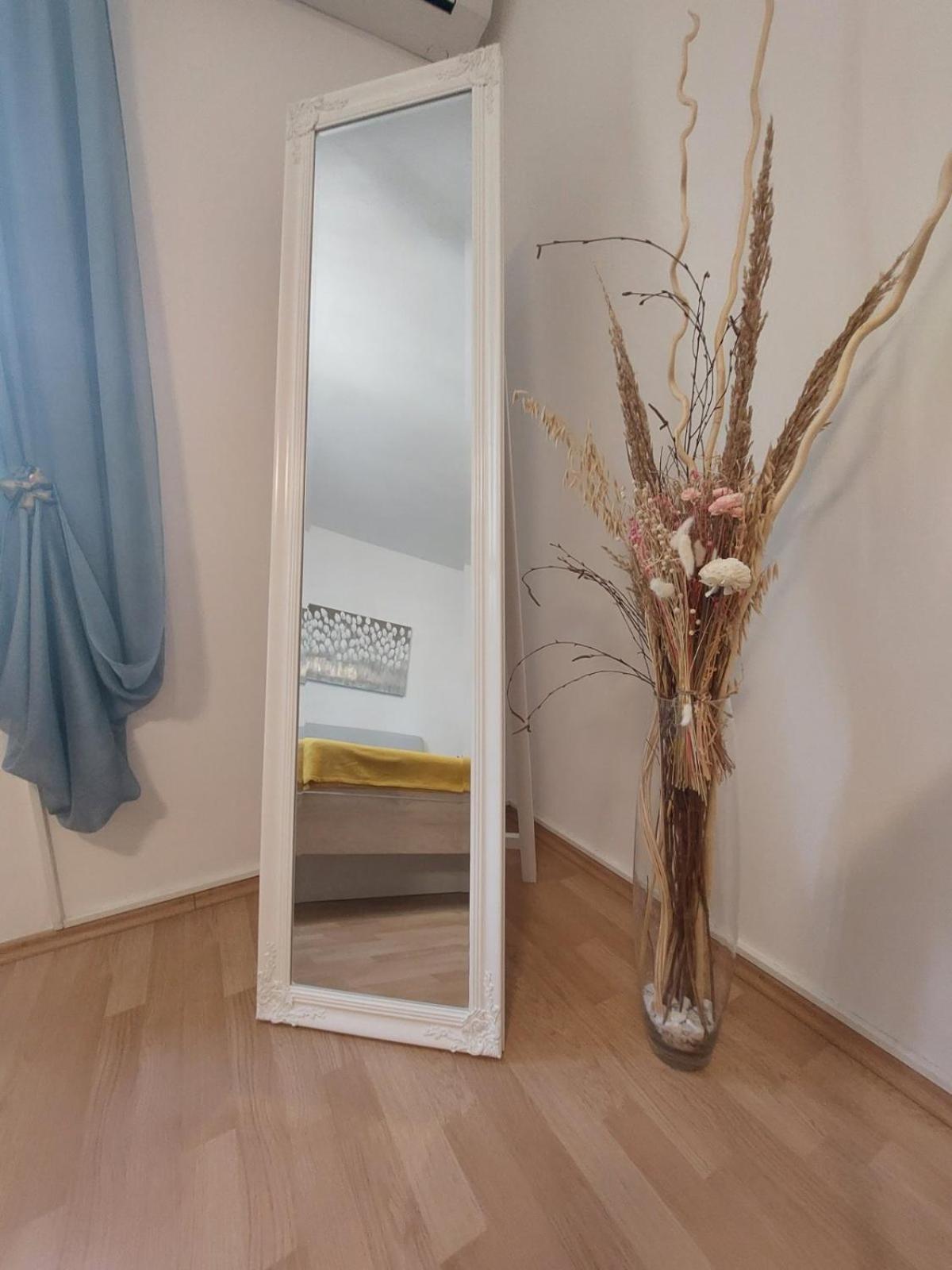 Apartmani Anica Risika Kültér fotó
