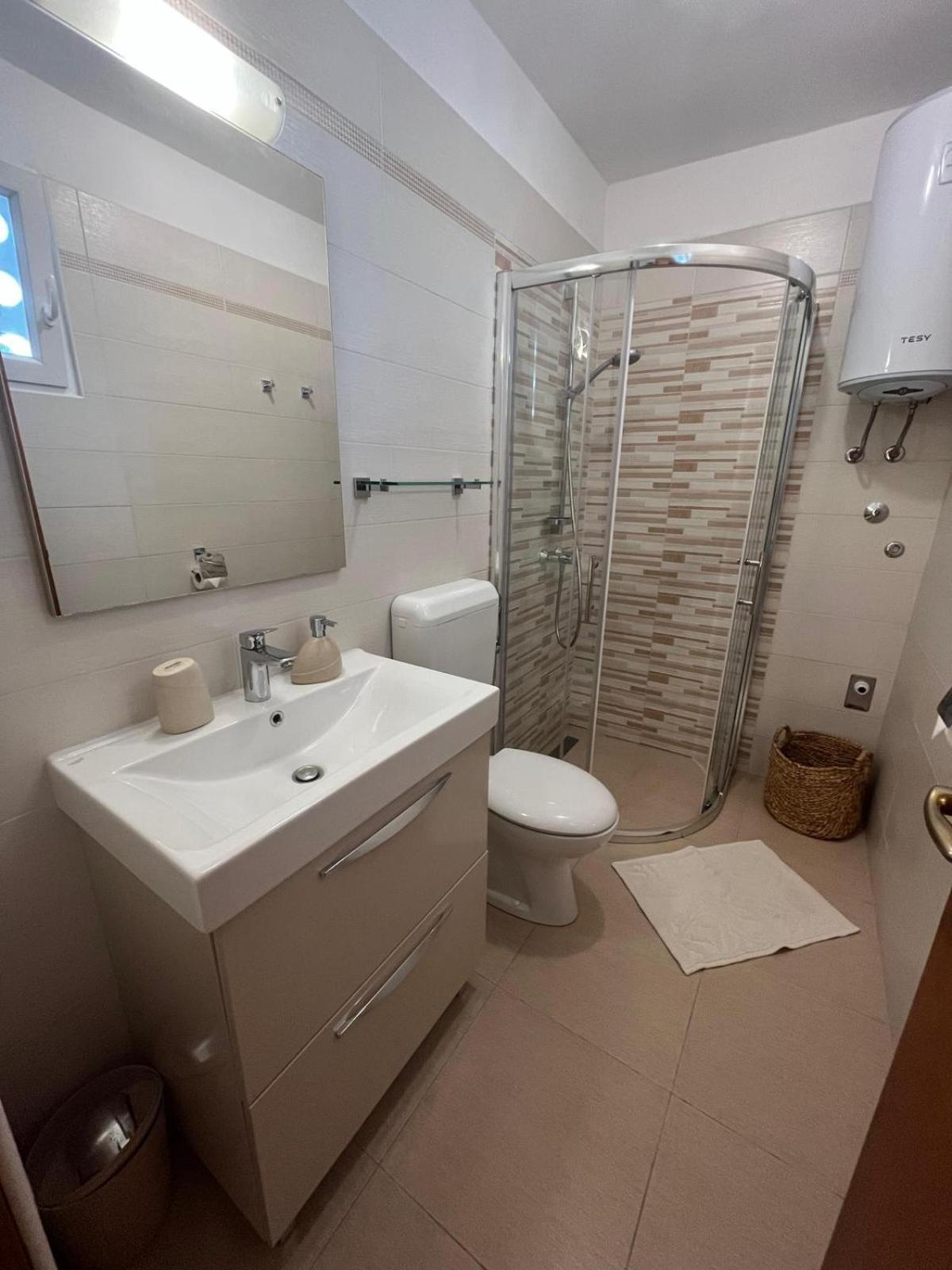 Apartmani Anica Risika Kültér fotó