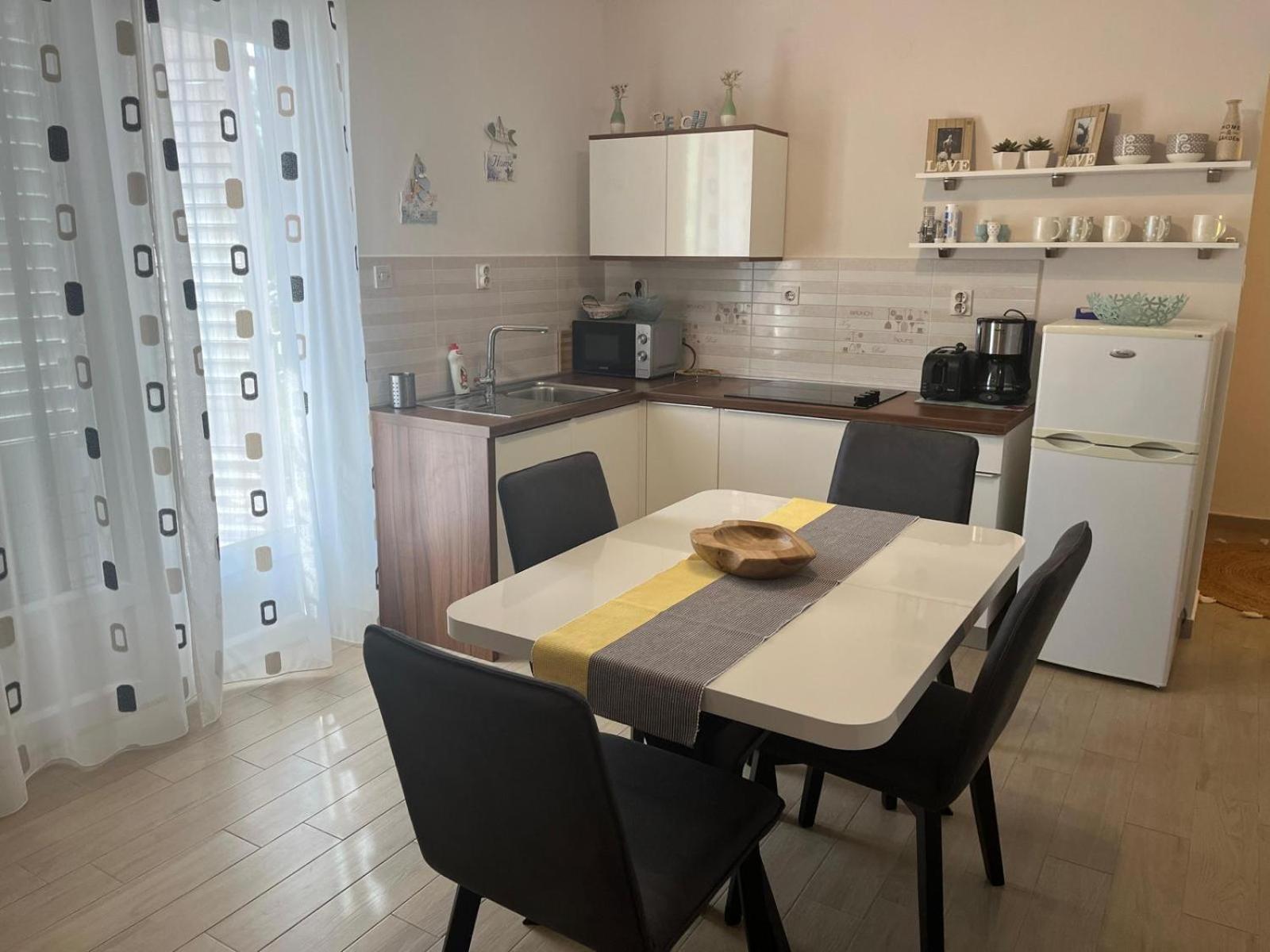 Apartmani Anica Risika Kültér fotó