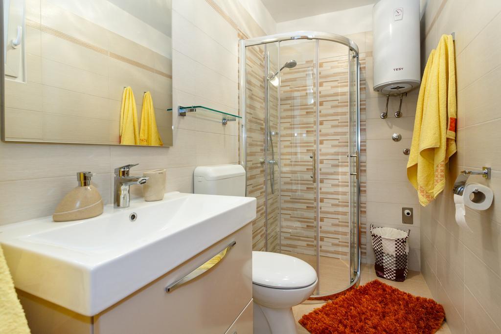 Apartmani Anica Risika Kültér fotó