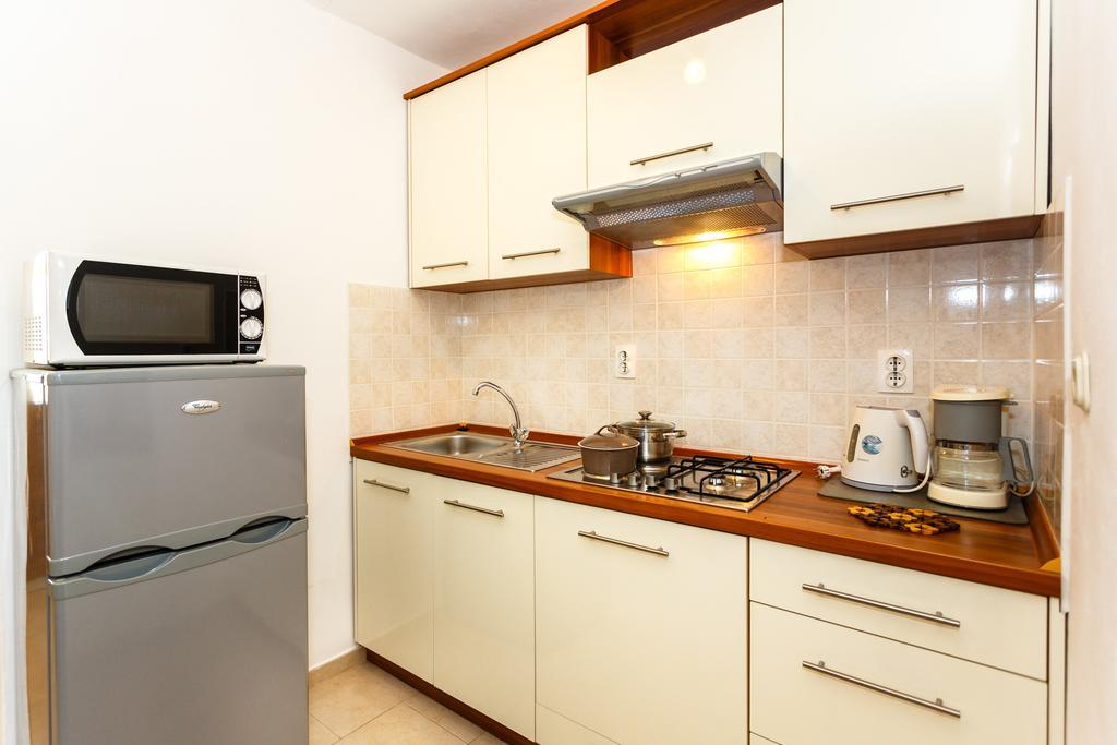 Apartmani Anica Risika Kültér fotó